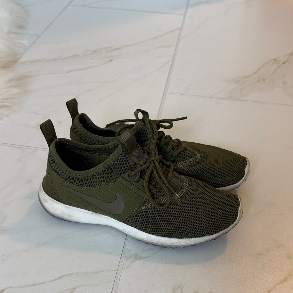 Nike Juvenate WovenOlive Green Women's Sneakers